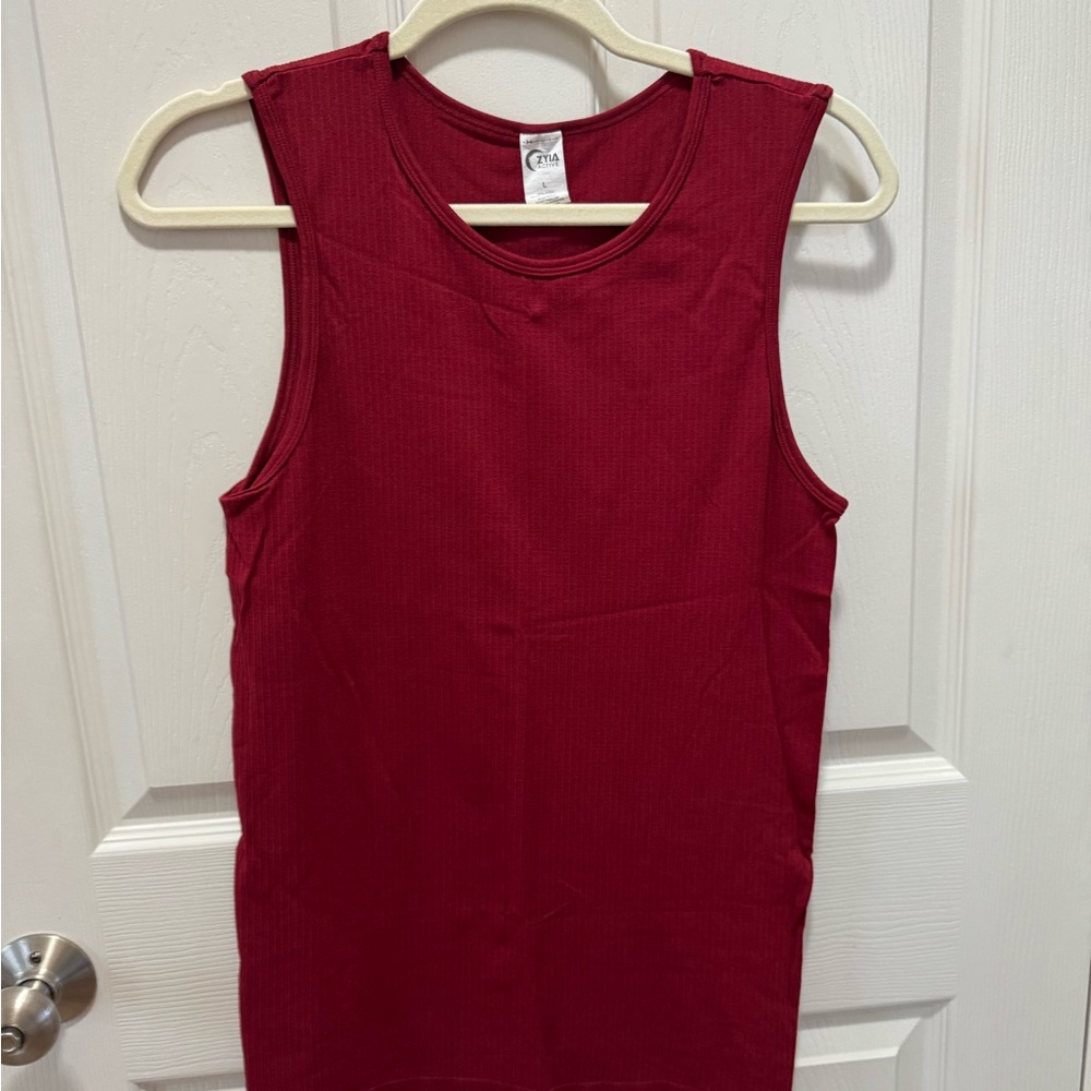 ZYIA Classic Red Sleeveless Top